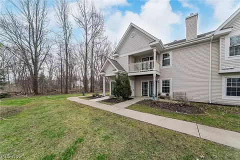 22586 Lenox Dr, Fairview Park, OH 44126