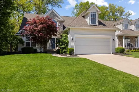 435 Country Walk, Amherst, OH 44001