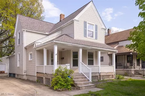 1521 Newman Ave, Lakewood, OH 44107
