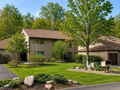 16575 Wren Rd #3C, Chagrin Falls, OH 44023