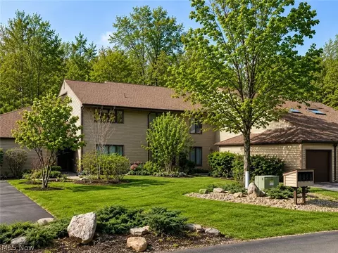 16575 Wren Rd #3C, Chagrin Falls, OH 44023
