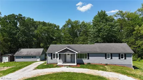 700 Swayne St, Coshocton, OH 43812