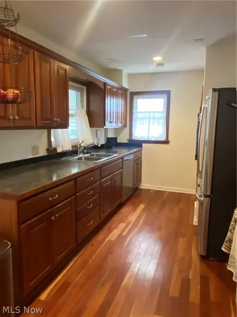 Entry Way - 355 E Dresden Ave, Akron, OH 44301 photo 1 of 1