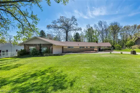 900 Magnolia Ave, Cuyahoga Falls, OH 44221