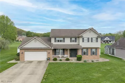 2161 Denise Dr NE, New Philadelphia, OH 44663