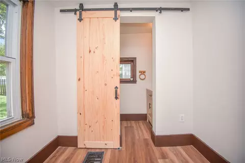 Entry Way - 112 Prospect St, Lodi, OH 44254 photo 4 of 8