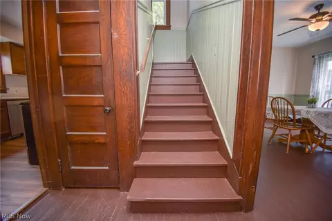 Entry Way - 112 Prospect St, Lodi, OH 44254 photo 6 of 8