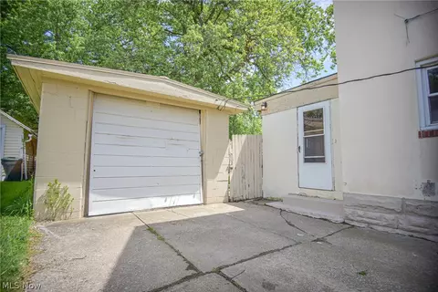 Exterior - 112 Prospect St, Lodi, OH 44254 photo 6 of 9