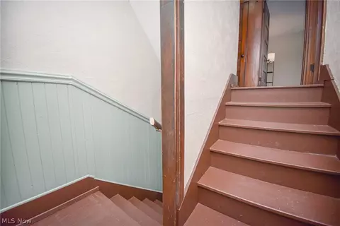 Entry Way - 112 Prospect St, Lodi, OH 44254 photo 7 of 8