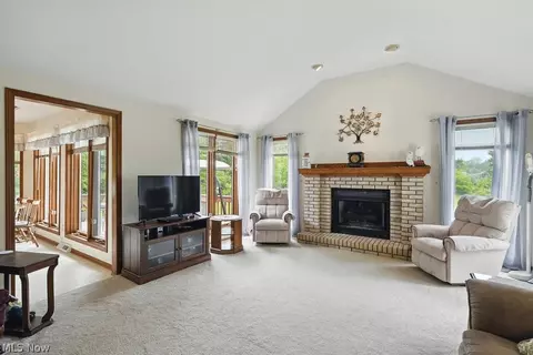 Living - 2800 Worrell Rd, Willoughby Hills, OH 44094 photo 2 of 4
