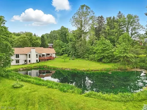 Exterior - 2800 Worrell Rd, Willoughby Hills, OH 44094 photo 2 of 3