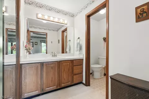 Bath - 2800 Worrell Rd, Willoughby Hills, OH 44094 photo 1 of 4