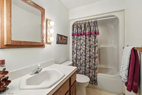 Bath - 2800 Worrell Rd, Willoughby Hills, OH 44094 photo 2 of 4