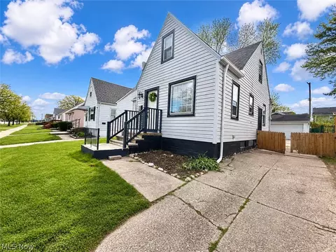 18213 Puritas Ave, Cleveland, OH 44135