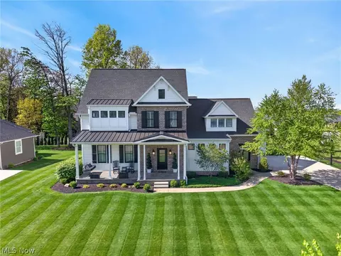 1323 Springbury Dr, Uniontown, OH 44685