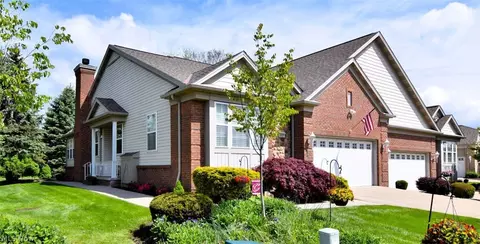 2997 Country Club Ln, Twinsburg, OH 44087