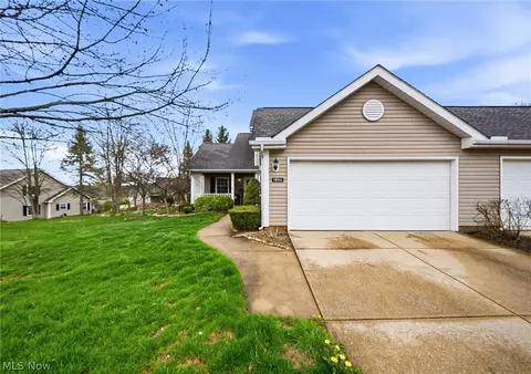 1960 Deerhaven Ln, Broadview Heights, OH 44147