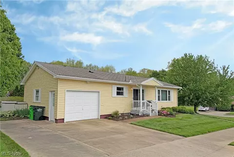 502 Wise Ave SE, North Canton, OH 44720