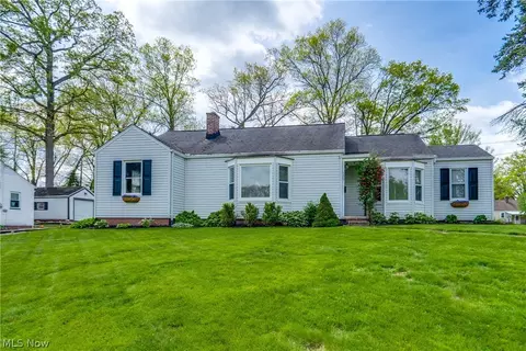 1307 Plymouth St NW, Massillon, OH 44646