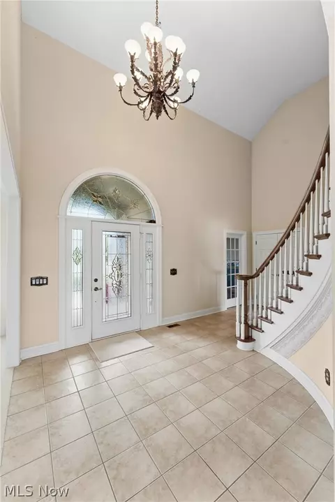 Entry Way - 2595 Augusta Dr SE, Massillon, OH 44646 photo 2 of 6
