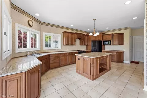 Kitchen - 2595 Augusta Dr SE, Massillon, OH 44646 photo 1 of 5