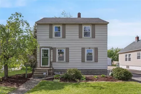 123 Lafayette St, Elyria, OH 44035