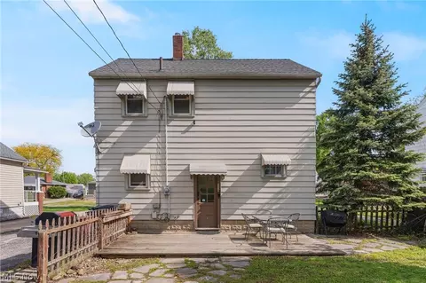 Exterior - 123 Lafayette St, Elyria, OH 44035 photo 4 of 6