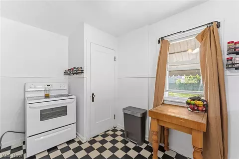 Kitchen - 123 Lafayette St, Elyria, OH 44035 photo 3 of 4