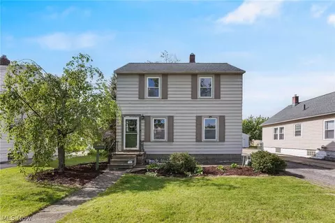 Exterior - 123 Lafayette St, Elyria, OH 44035 photo 2 of 6