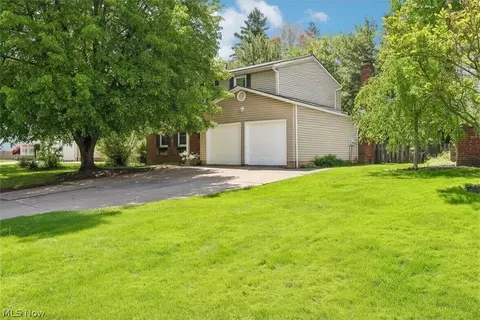 337 Wolf Ave, Wadsworth, OH 44281 photo 2