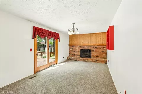 337 Wolf Ave, Wadsworth, OH 44281 photo 9