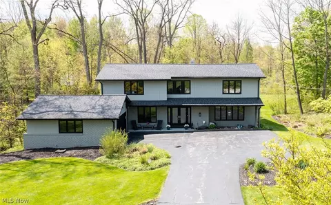 28750 S Woodland Rd, Pepper Pike, OH 44124