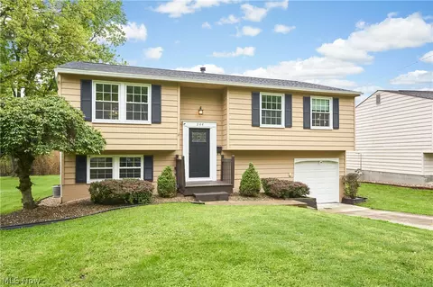 344 Silver Meadows Blvd, Kent, OH 44240
