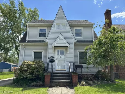2713 Brookview Blvd, Parma, OH 44134