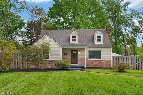1865 Knight Rd, Akron, OH 44306