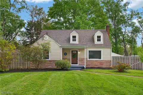1865 Knight Rd, Akron, OH 44306