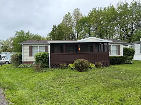 43 S Outer Dr, Vienna, OH 44473