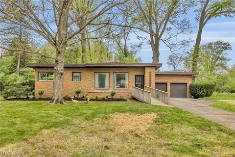 23290 Hilliard Blvd, Westlake, OH 44145
