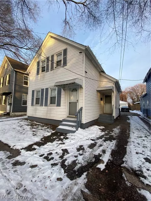 2251 W 67th St, Cleveland, OH 44102