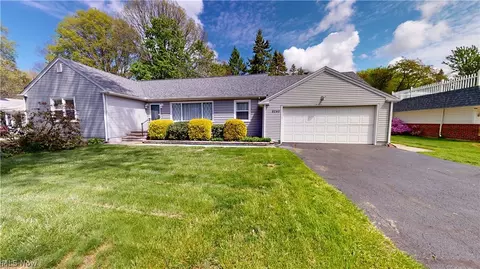 8249 Broadmoor Rd, Mentor, OH 44060