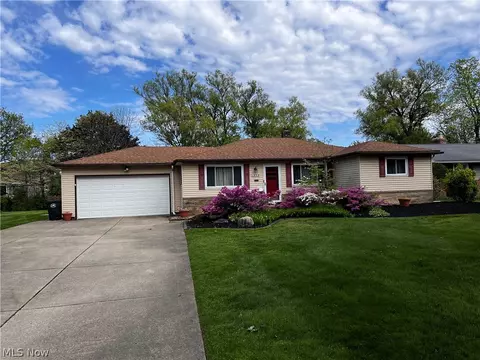 5839 Alberta Dr, Lyndhurst, OH 44124