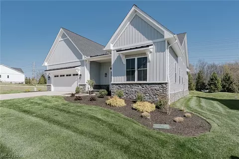 6469 N Cobblestone Rd, Mayfield Village, OH 44143