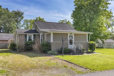 241 Tanglewood Trl, Chippewa Lake, OH 44215