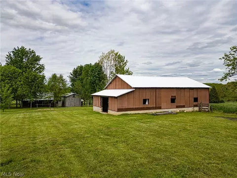 12967 Pleasant Valley Rd, Utica, OH 43080