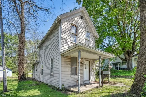 383 N Arlington St, Akron, OH 44305