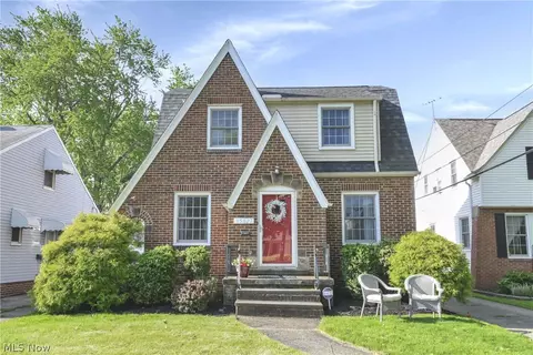 15027 Rosemary Ave, Cleveland, OH 44111