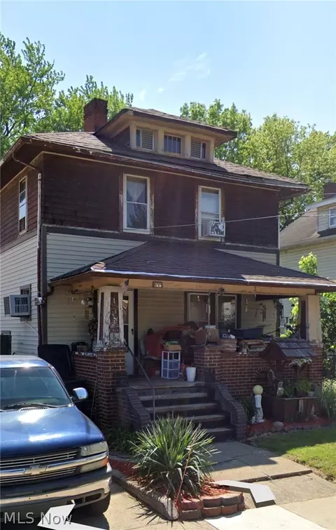 1347 Andrus St, Akron, OH 44301