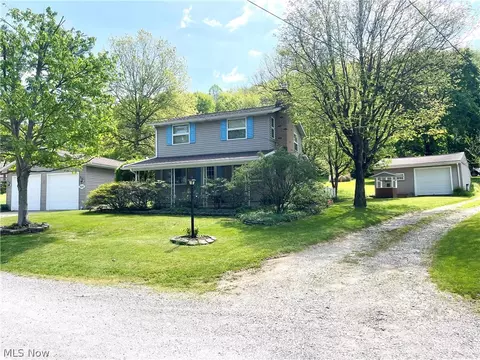 8180 Maple St SW, Sherrodsville, OH 44675