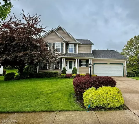 3076 Ravineview Cir, Stow, OH 44224