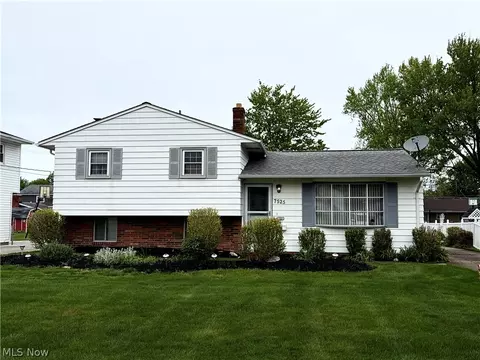 7525 Goldenrod Dr, Mentor On The Lake, OH 44060
